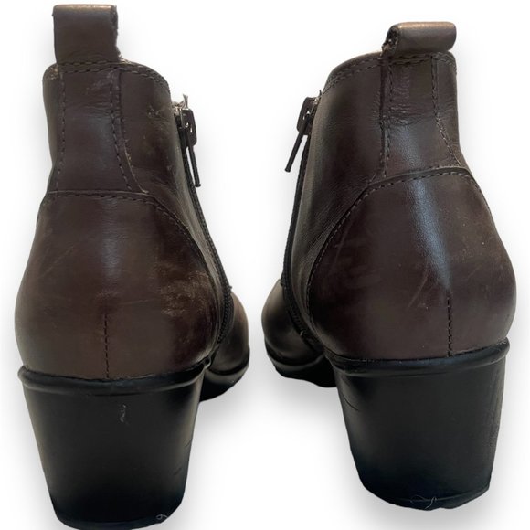 LN Clarks Brown Leather Ankle Boots 7 - Mahogany Booties - Picture 3 of 6